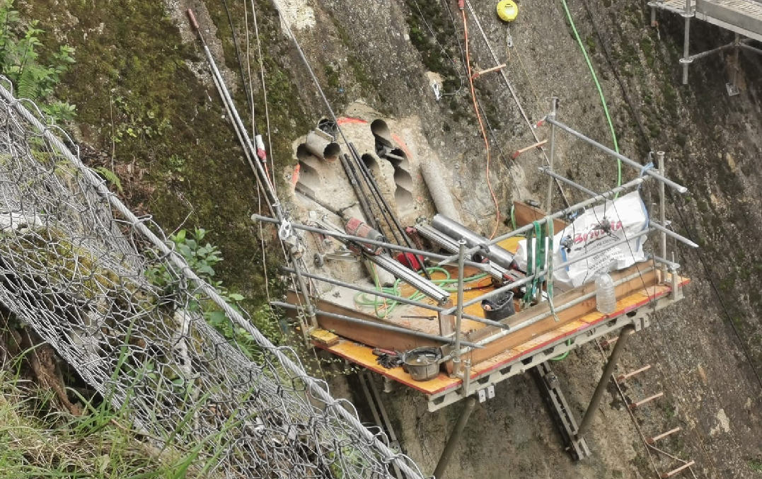 Perforaciones de gran profundidad en presa de Santander