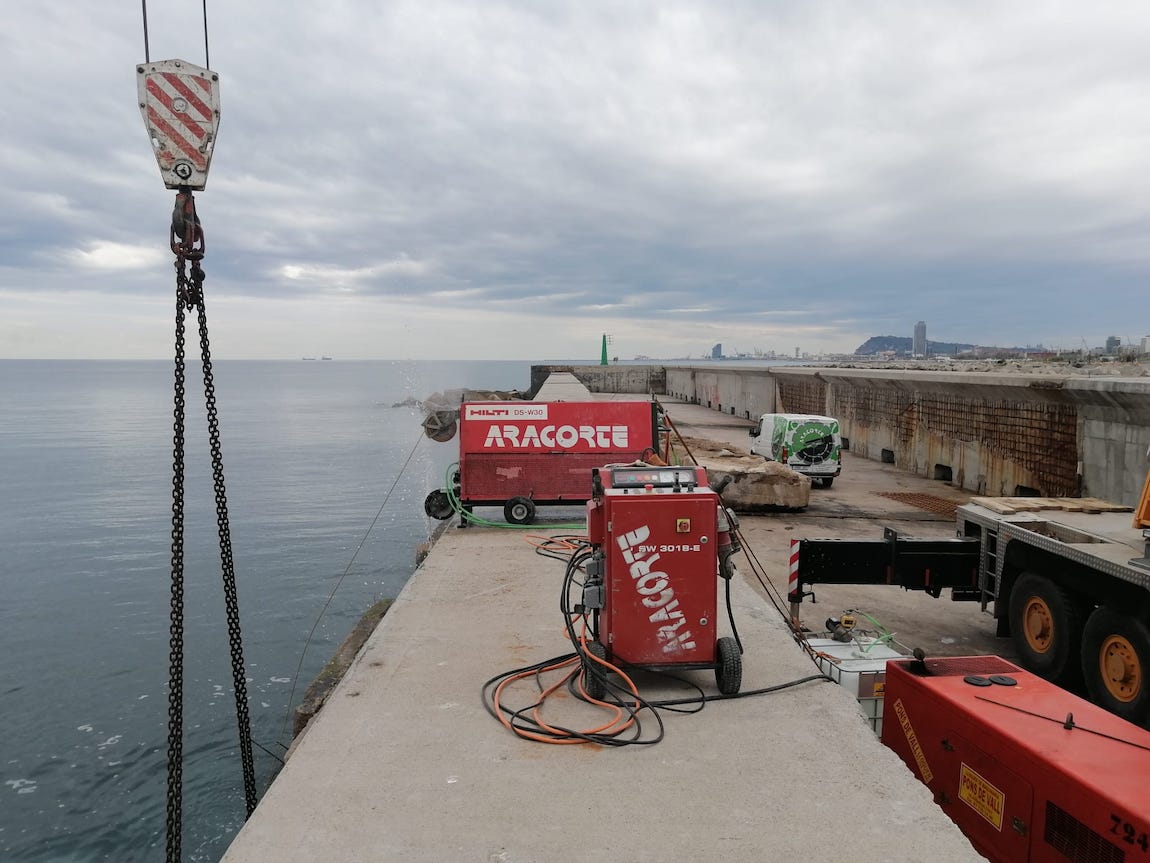 Perforaciones subacuáticas de hormigón en puertos